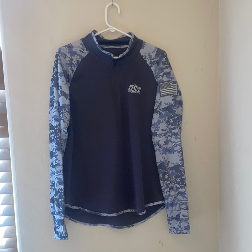 Colosseum collegiate women’s Oklahoma state pullover! XL